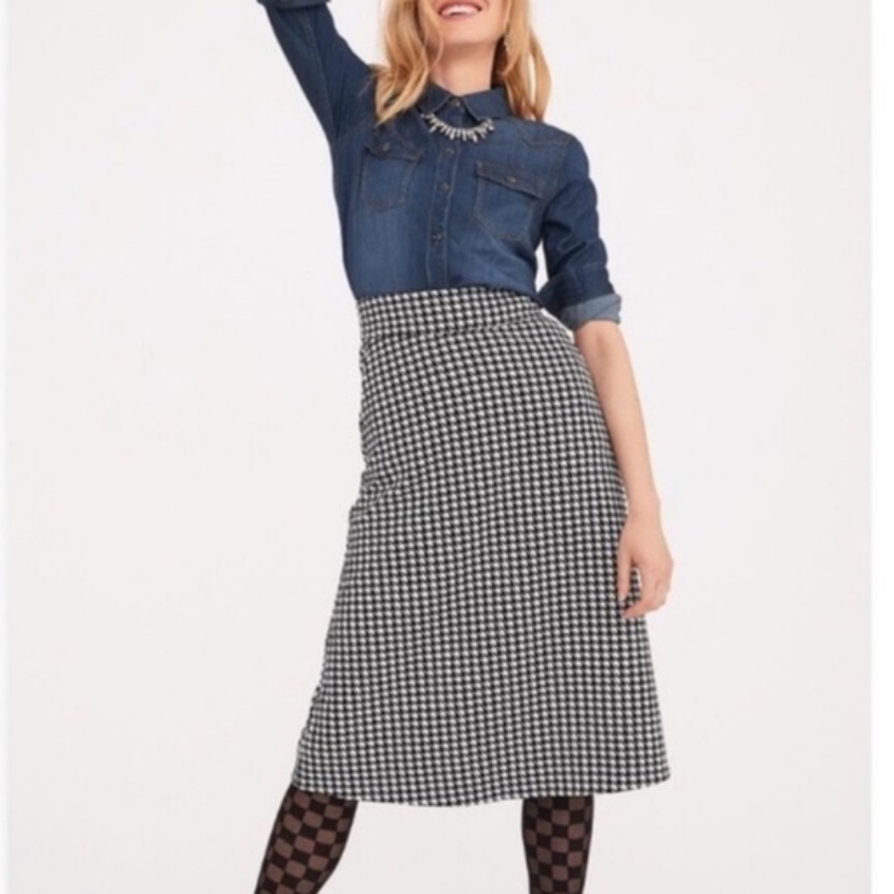 Cabi Midi Skirt A-Line Houndstooth Zip Back Pockets 4023 Black & White Size 2
